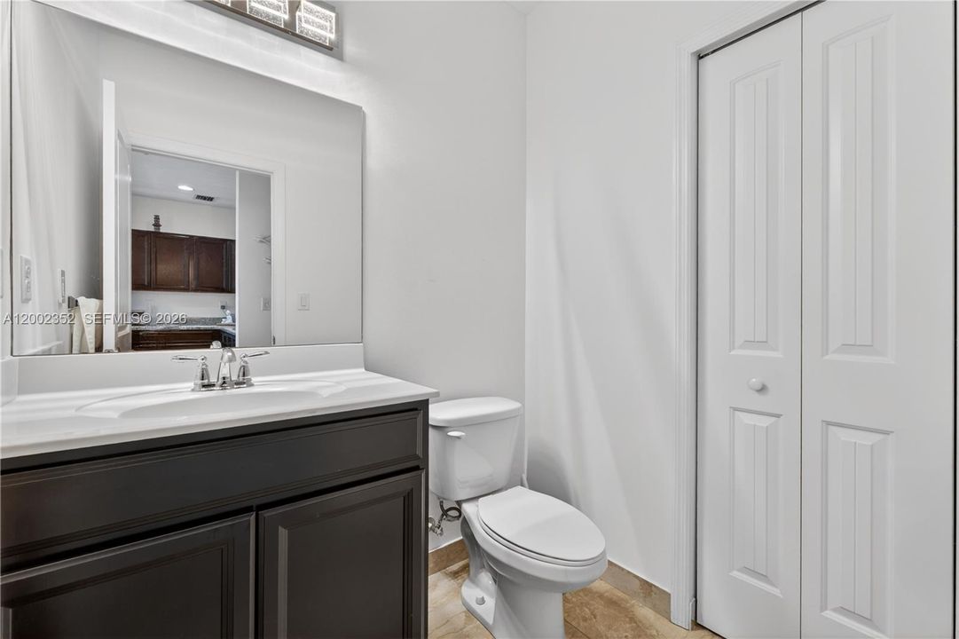 For Sale: $490,000 (5 beds, 3 baths, 2415 Square Feet)