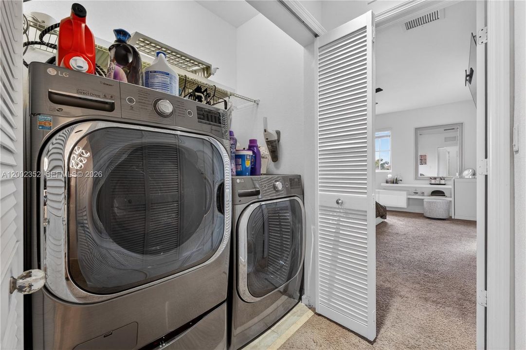 For Sale: $490,000 (5 beds, 3 baths, 2415 Square Feet)