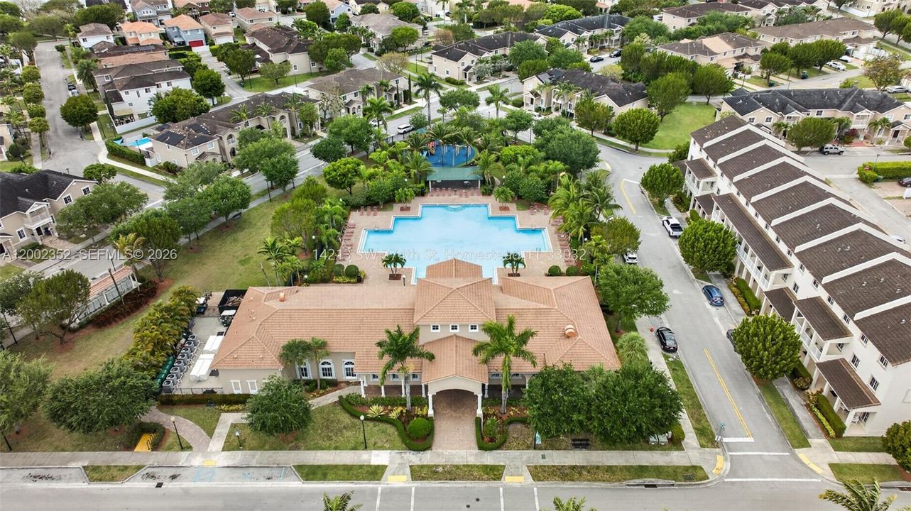 For Sale: $490,000 (5 beds, 3 baths, 2415 Square Feet)