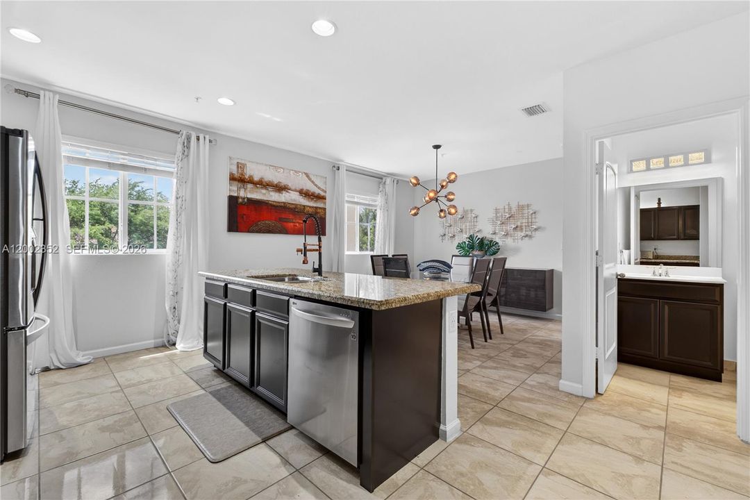 For Sale: $490,000 (5 beds, 3 baths, 2415 Square Feet)