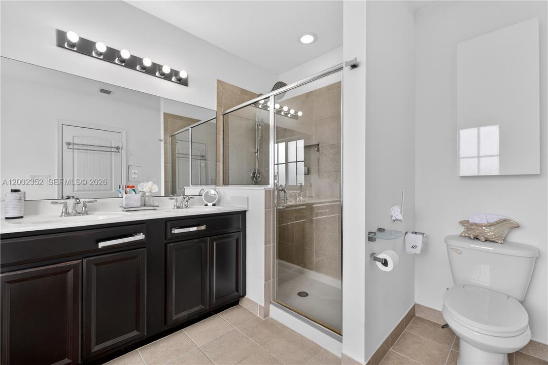For Sale: $490,000 (5 beds, 3 baths, 2415 Square Feet)