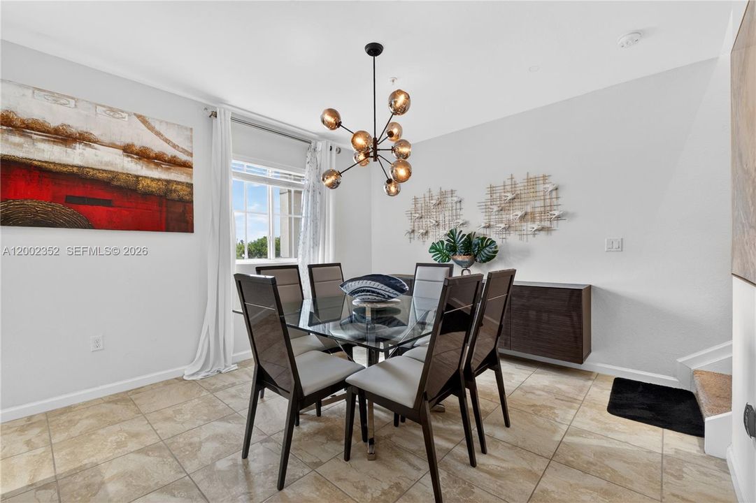 For Sale: $490,000 (5 beds, 3 baths, 2415 Square Feet)