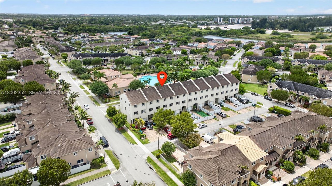 For Sale: $490,000 (5 beds, 3 baths, 2415 Square Feet)