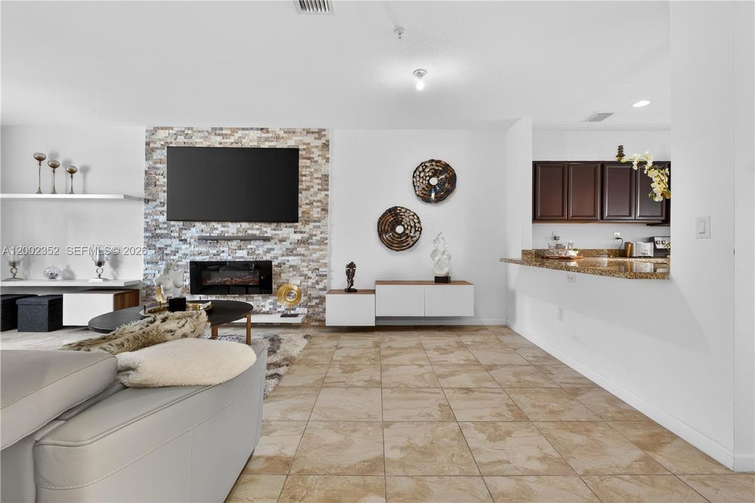 For Sale: $490,000 (5 beds, 3 baths, 2415 Square Feet)