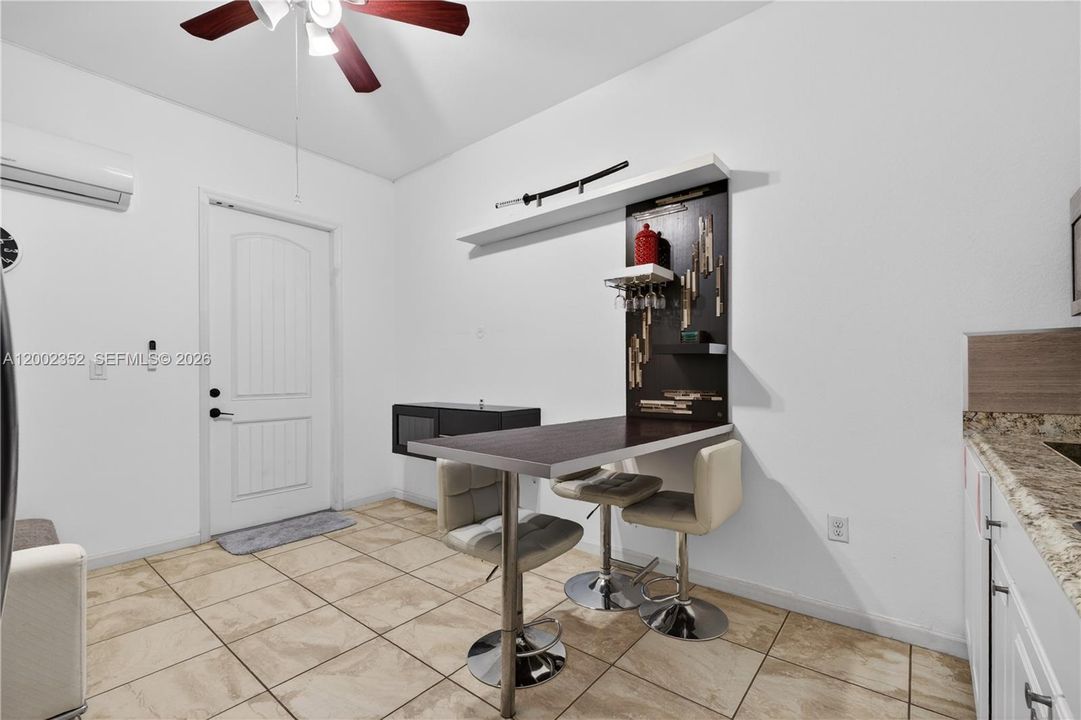 For Sale: $490,000 (5 beds, 3 baths, 2415 Square Feet)