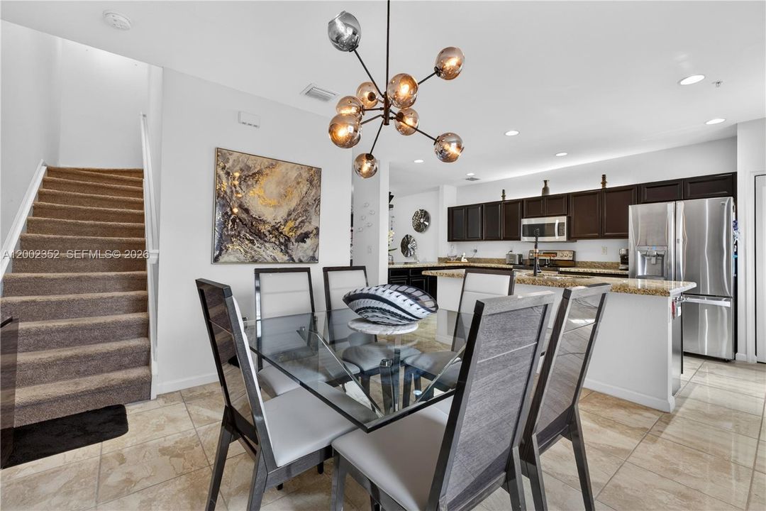 For Sale: $490,000 (5 beds, 3 baths, 2415 Square Feet)