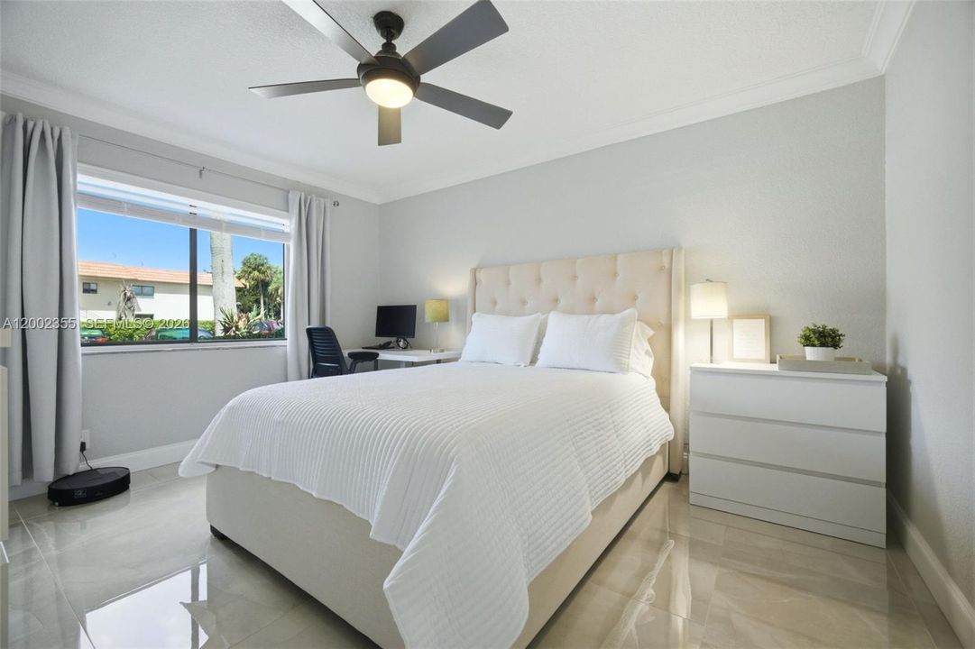Active With Contract: $325,000 (2 beds, 2 baths, 1256 Square Feet)