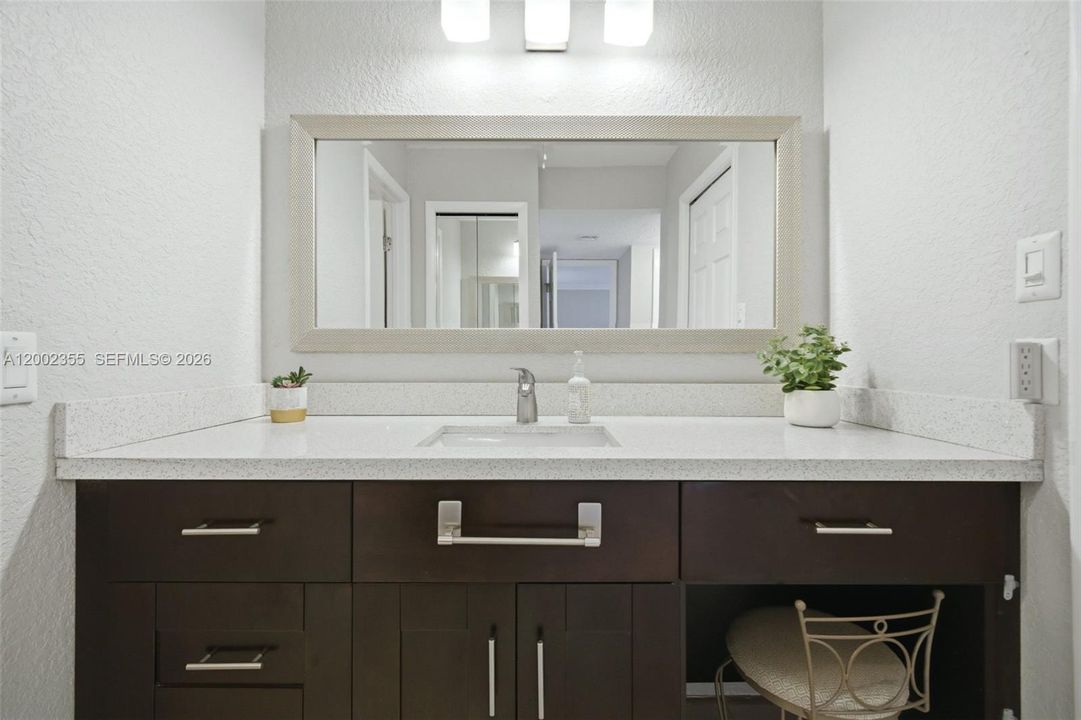 Active With Contract: $325,000 (2 beds, 2 baths, 1256 Square Feet)