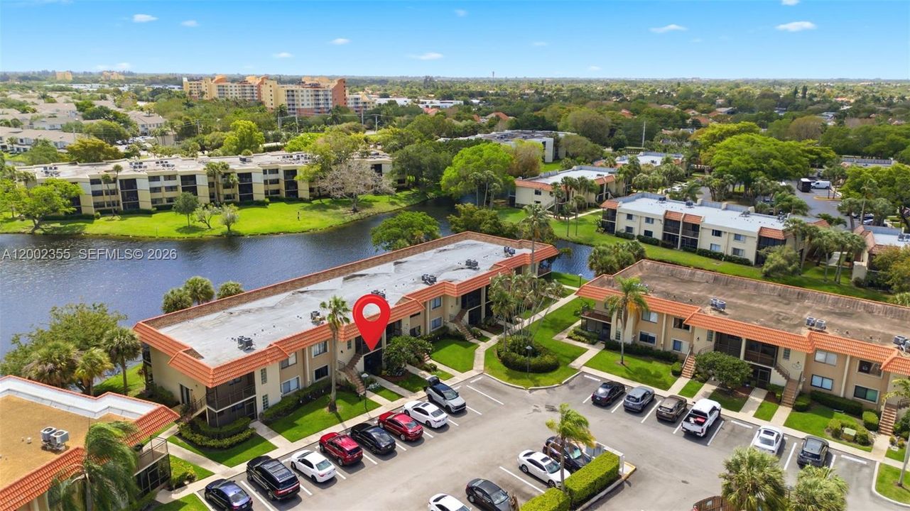 Active With Contract: $325,000 (2 beds, 2 baths, 1256 Square Feet)