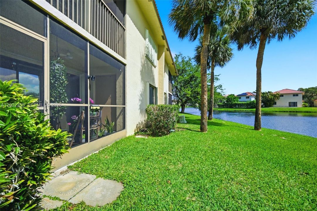 Active With Contract: $325,000 (2 beds, 2 baths, 1256 Square Feet)