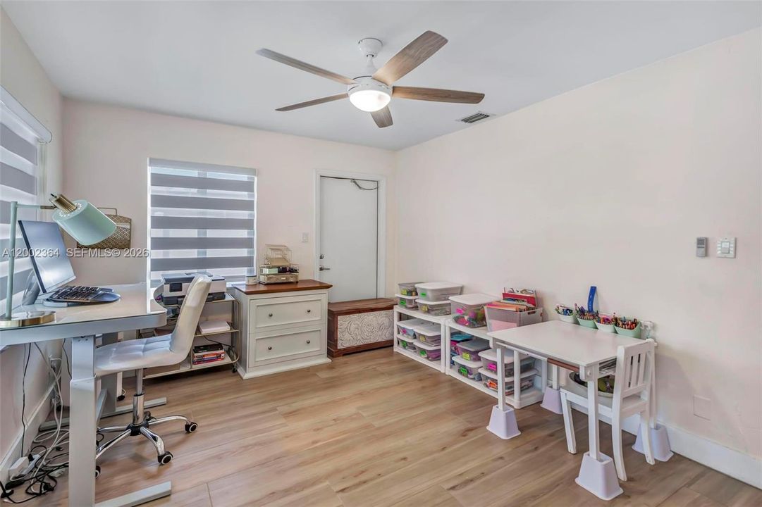 Activo con contrato: $485,000 (3 camas, 2 baños, 1204 Pies cuadrados)