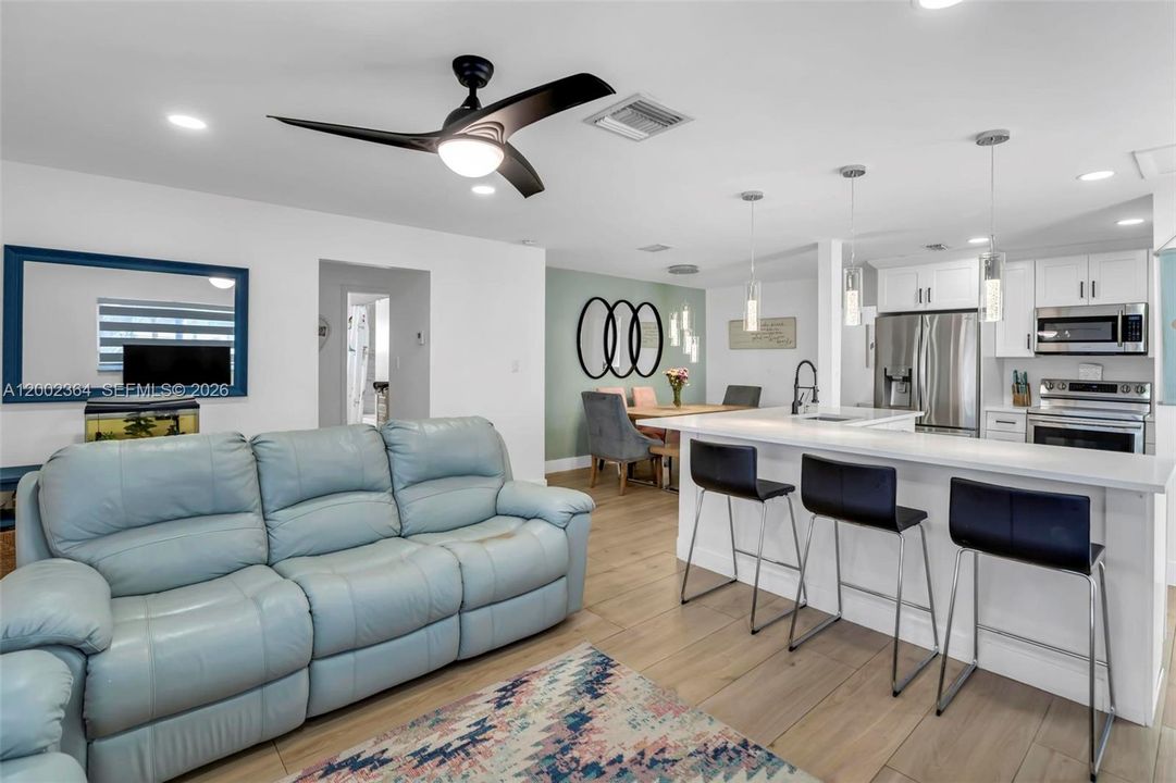 Activo con contrato: $485,000 (3 camas, 2 baños, 1204 Pies cuadrados)