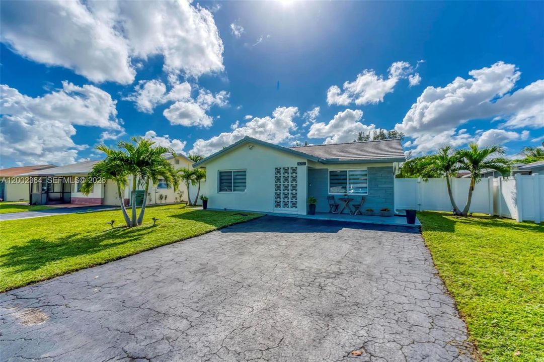 Activo con contrato: $485,000 (3 camas, 2 baños, 1204 Pies cuadrados)