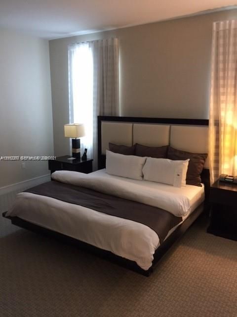 PRIVATE ROOM