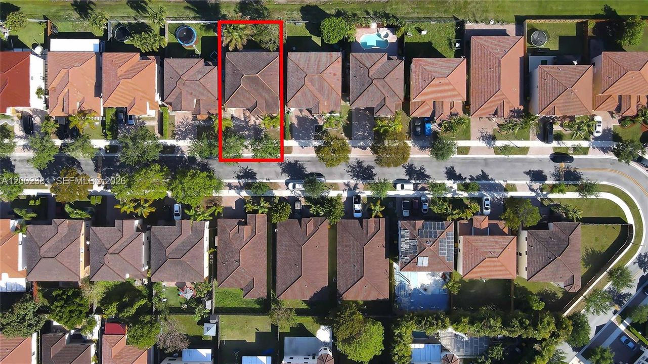 На продажу: $562,999 (5 спален, 3 ванн, 2732 Квадратных фут)