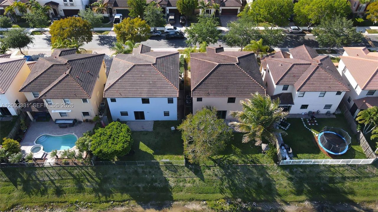 На продажу: $562,999 (5 спален, 3 ванн, 2732 Квадратных фут)