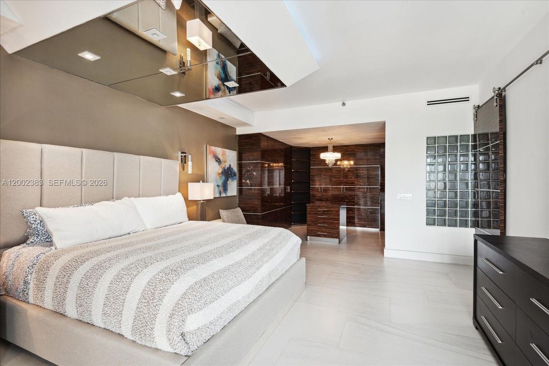 For Sale: $1,098,000 (2 beds, 2 baths, 1887 Square Feet)
