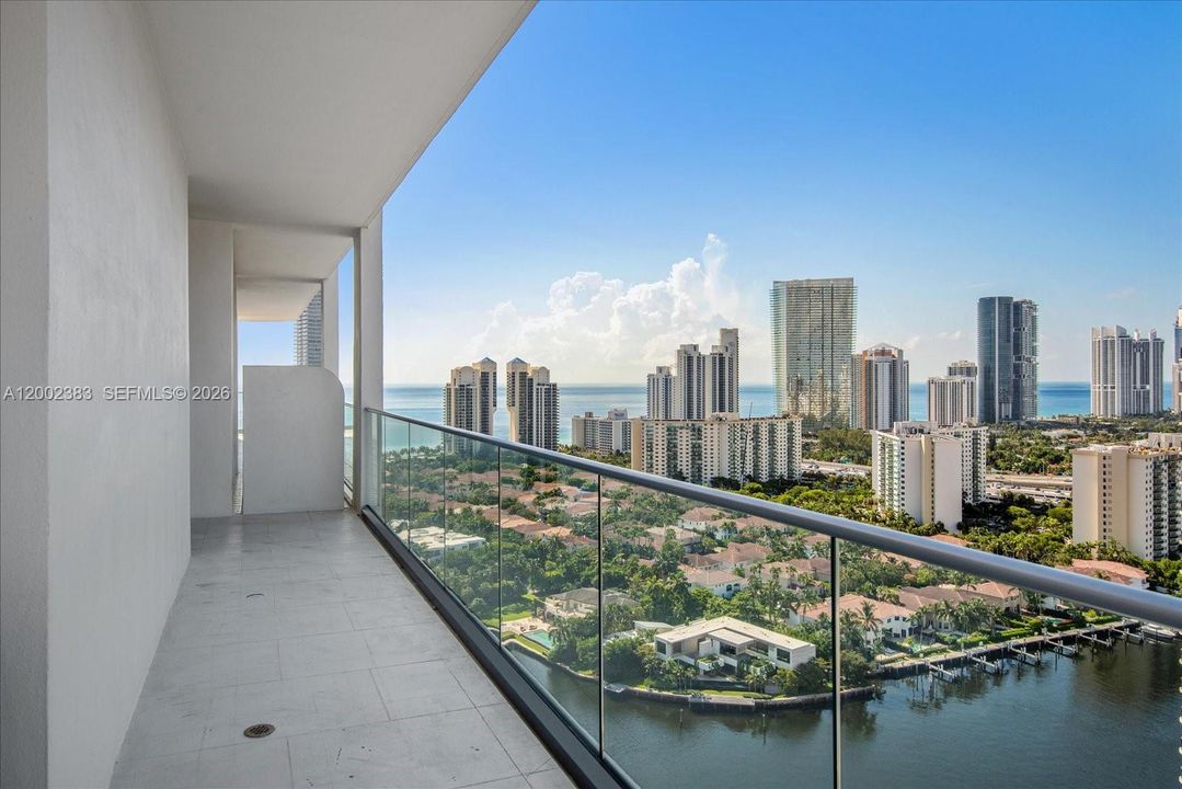 For Sale: $1,098,000 (2 beds, 2 baths, 1887 Square Feet)