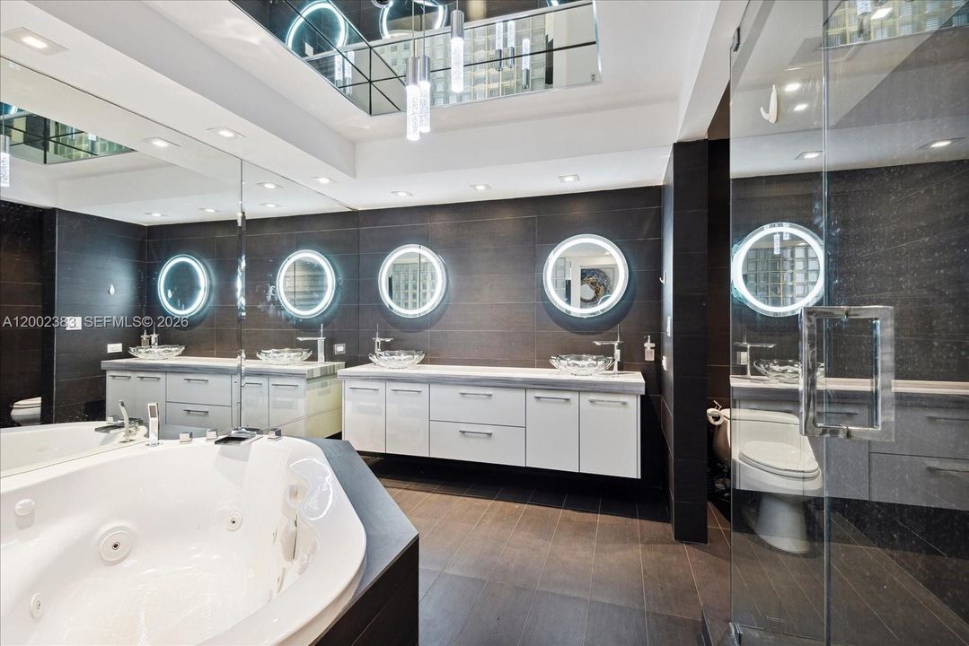 For Sale: $1,098,000 (2 beds, 2 baths, 1887 Square Feet)