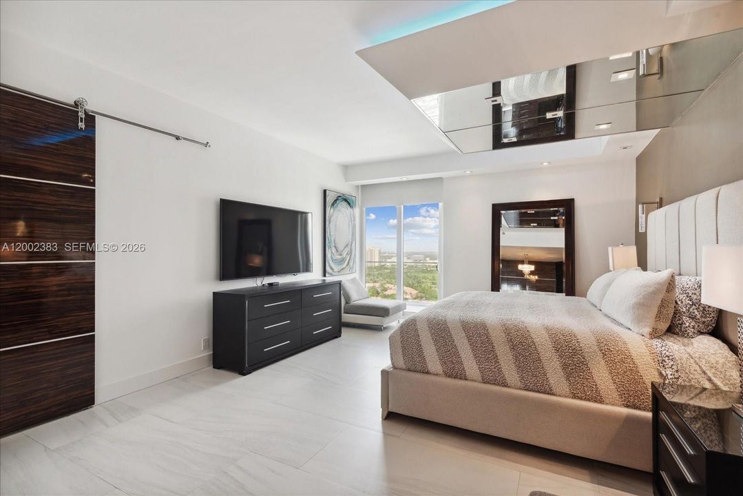 For Sale: $1,098,000 (2 beds, 2 baths, 1887 Square Feet)