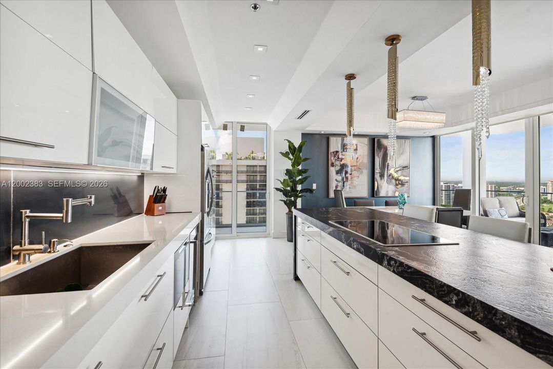For Sale: $1,098,000 (2 beds, 2 baths, 1887 Square Feet)