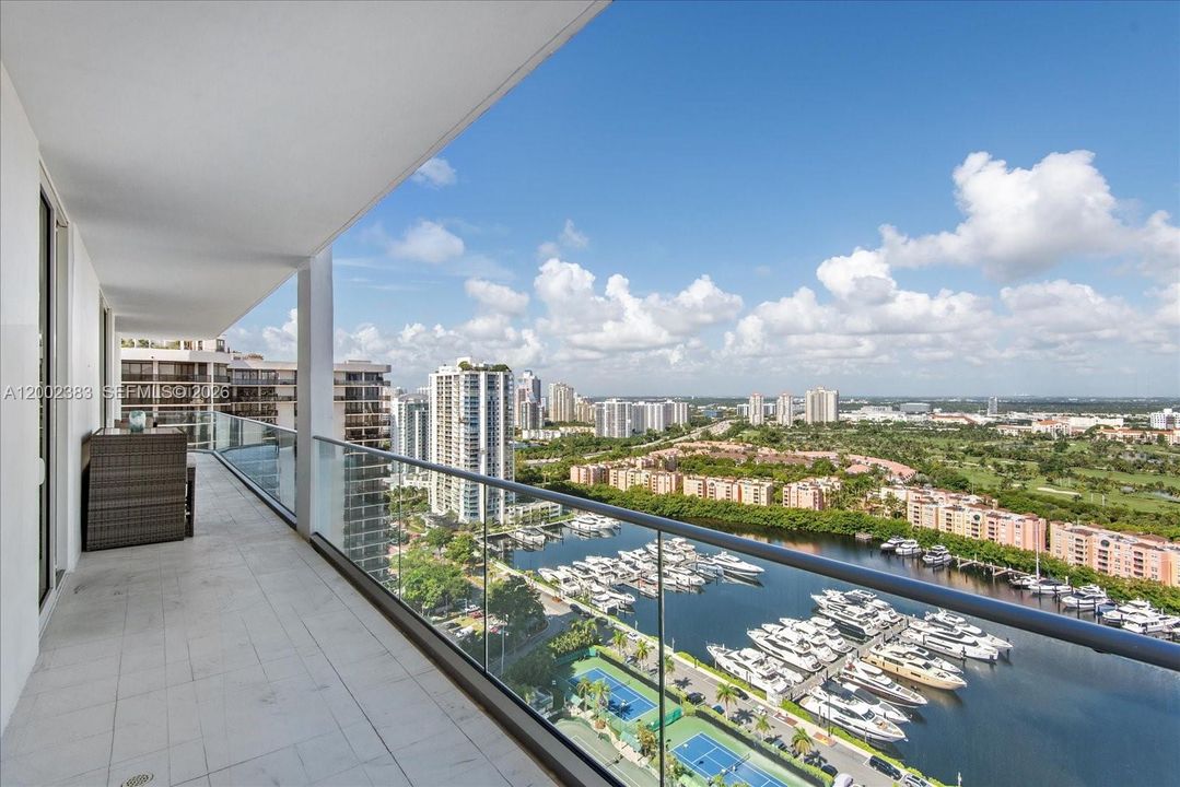 For Sale: $1,098,000 (2 beds, 2 baths, 1887 Square Feet)