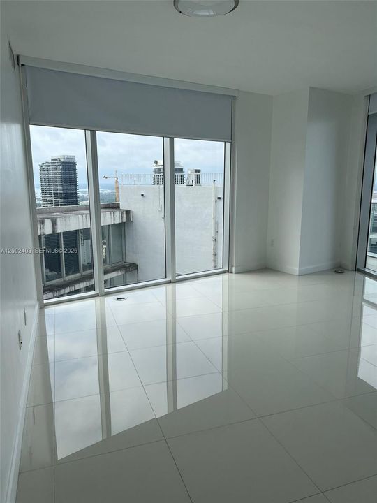 For Sale: $650,000 (1 beds, 1 baths, 986 Square Feet)