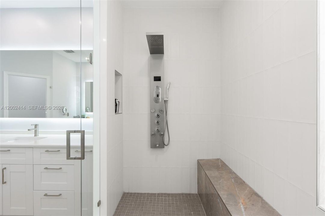 For Sale: $945,000 (5 beds, 4 baths, 3310 Square Feet)