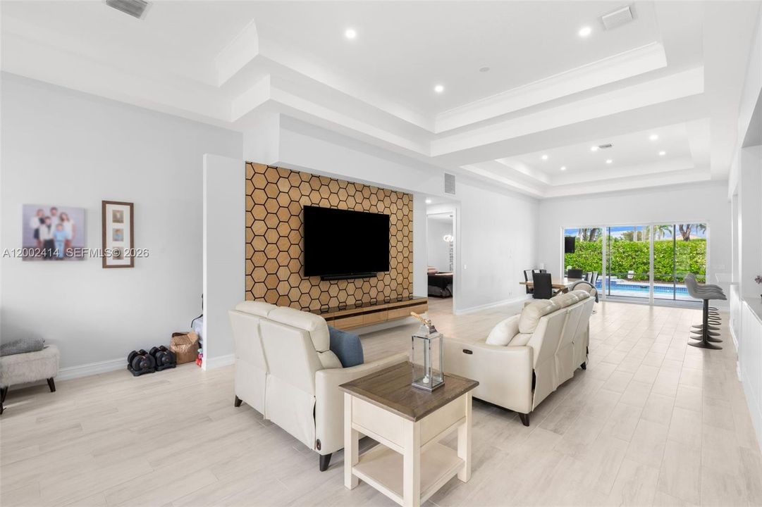 For Sale: $945,000 (5 beds, 4 baths, 3310 Square Feet)