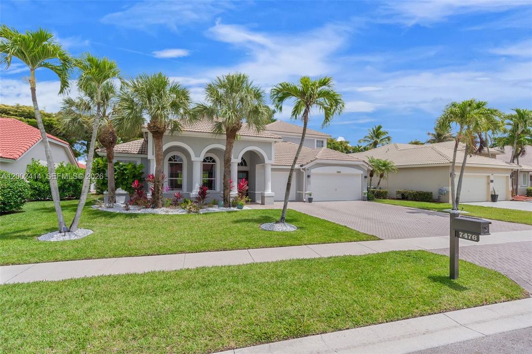 For Sale: $945,000 (5 beds, 4 baths, 3310 Square Feet)