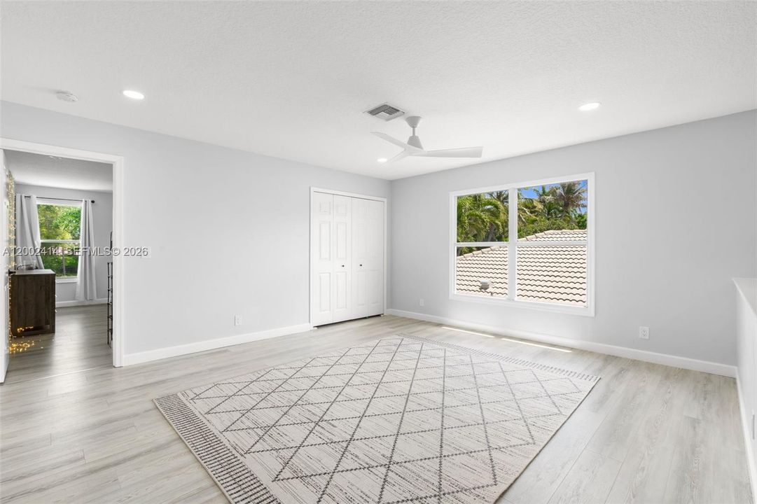For Sale: $945,000 (5 beds, 4 baths, 3310 Square Feet)