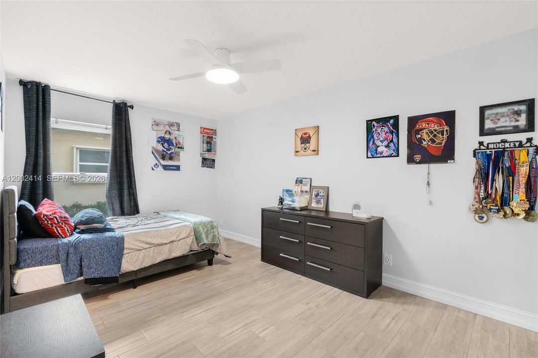 For Sale: $945,000 (5 beds, 4 baths, 3310 Square Feet)