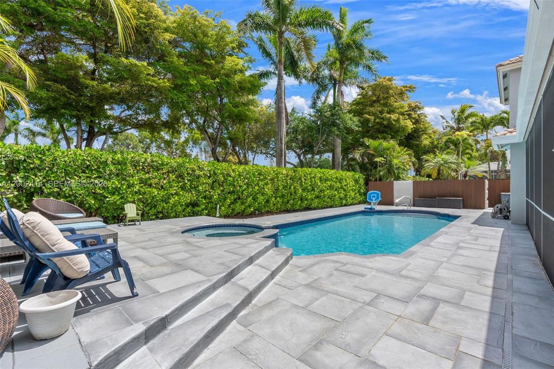 For Sale: $945,000 (5 beds, 4 baths, 3310 Square Feet)