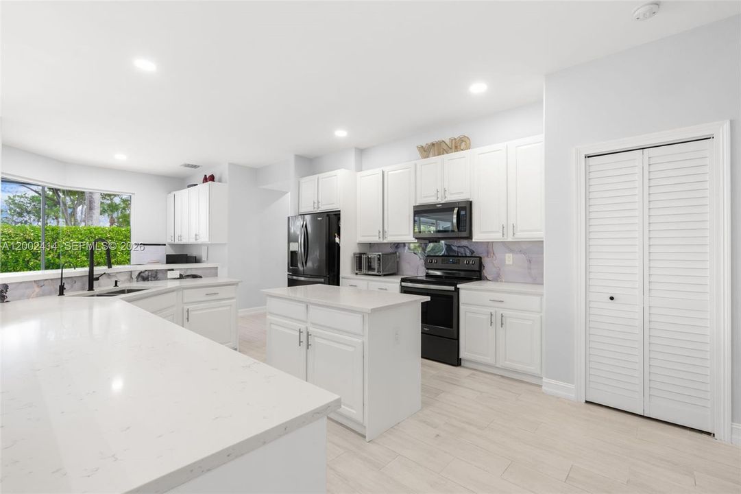 For Sale: $945,000 (5 beds, 4 baths, 3310 Square Feet)
