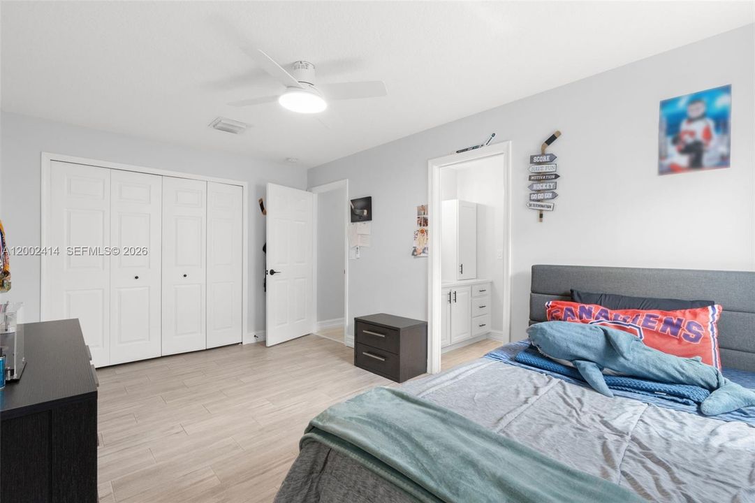 For Sale: $945,000 (5 beds, 4 baths, 3310 Square Feet)