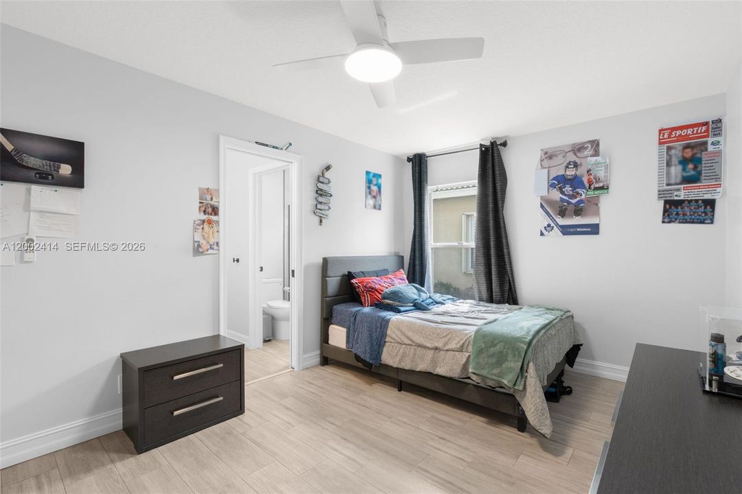 For Sale: $945,000 (5 beds, 4 baths, 3310 Square Feet)