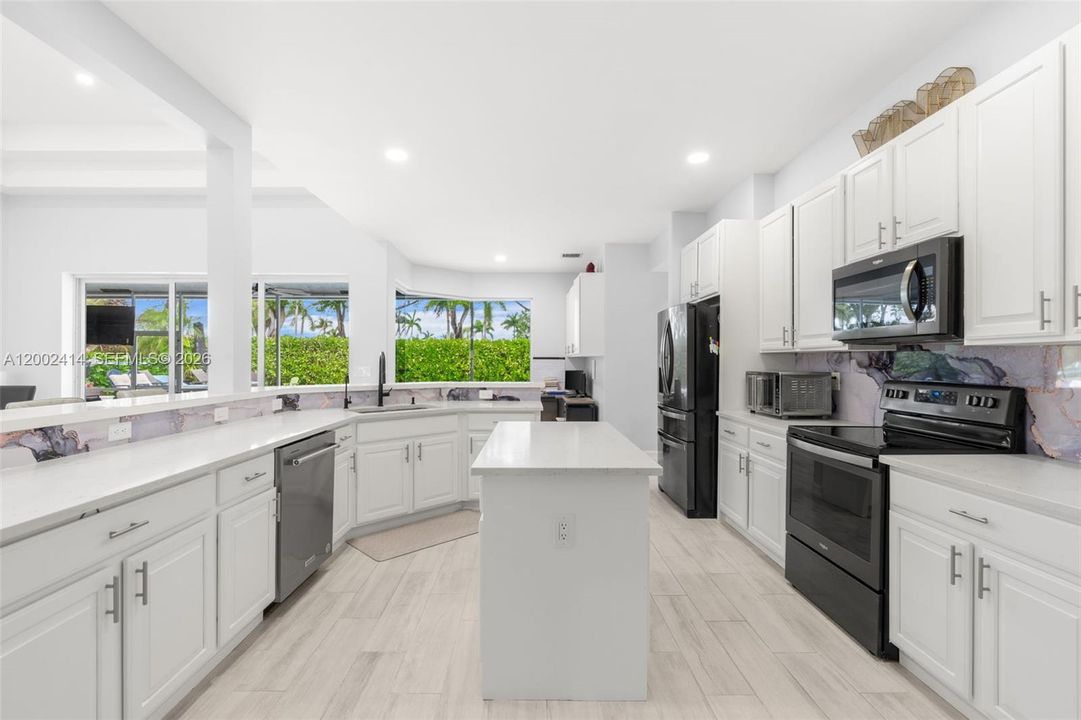 For Sale: $945,000 (5 beds, 4 baths, 3310 Square Feet)
