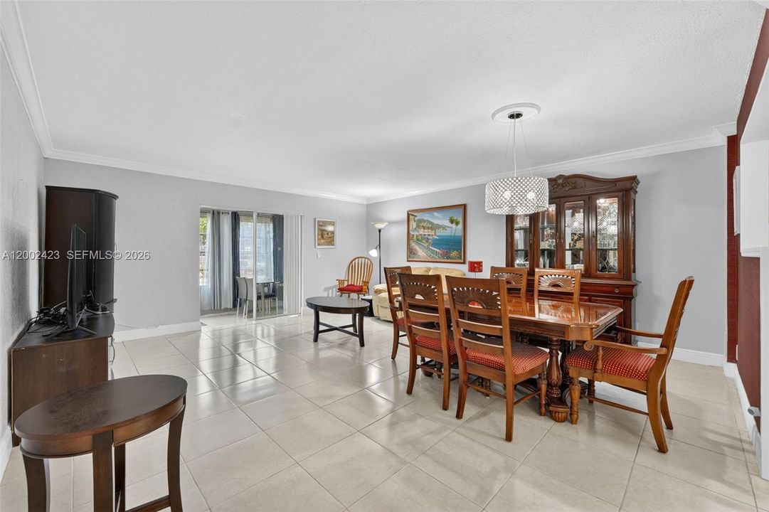 Active With Contract: $105,000 (1 beds, 1 baths, 928 Square Feet)