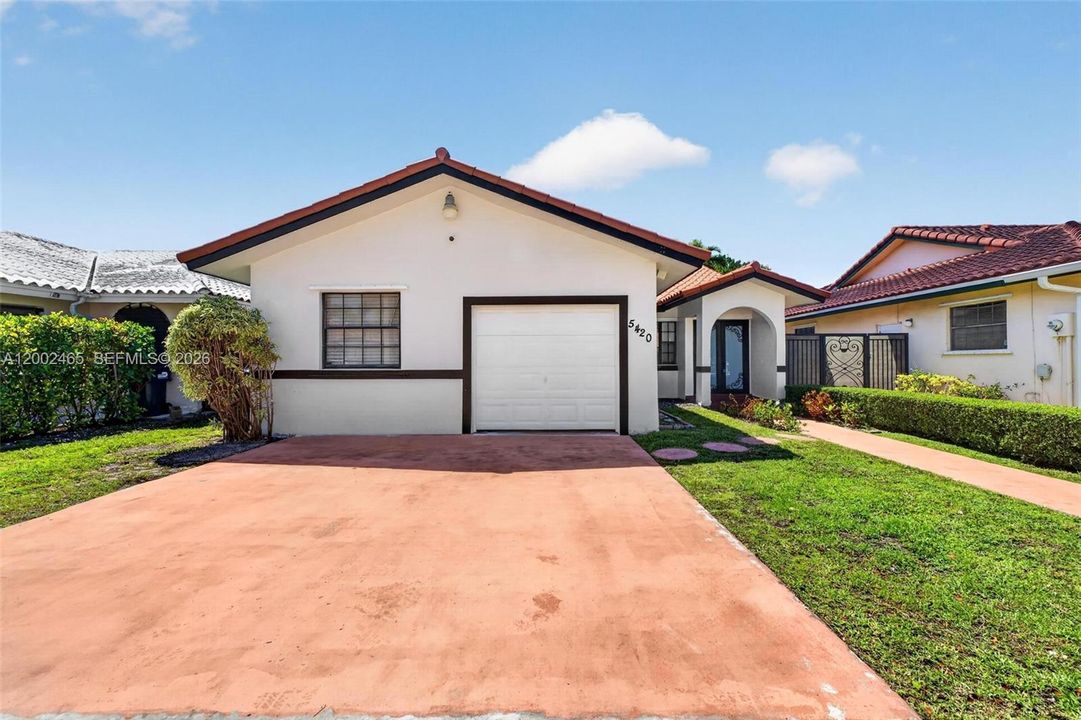 Vendido Recientemente: $643,900 (3 camas, 2 baños, 1596 Pies cuadrados)