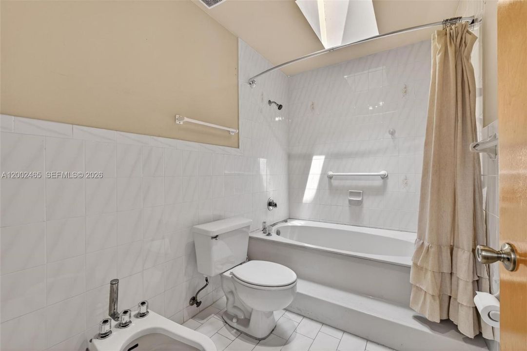 Vendido Recientemente: $643,900 (3 camas, 2 baños, 1596 Pies cuadrados)