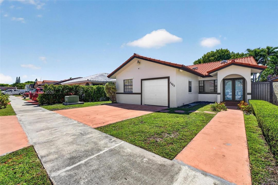 Vendido Recientemente: $643,900 (3 camas, 2 baños, 1596 Pies cuadrados)