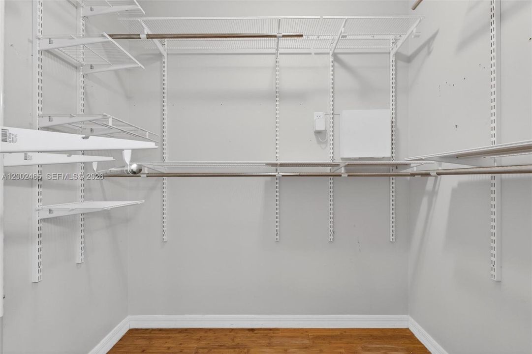 Vendido Recientemente: $643,900 (3 camas, 2 baños, 1596 Pies cuadrados)