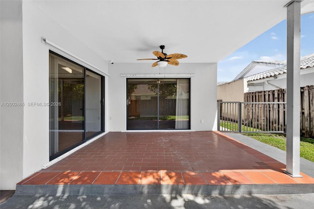 Vendido Recientemente: $643,900 (3 camas, 2 baños, 1596 Pies cuadrados)