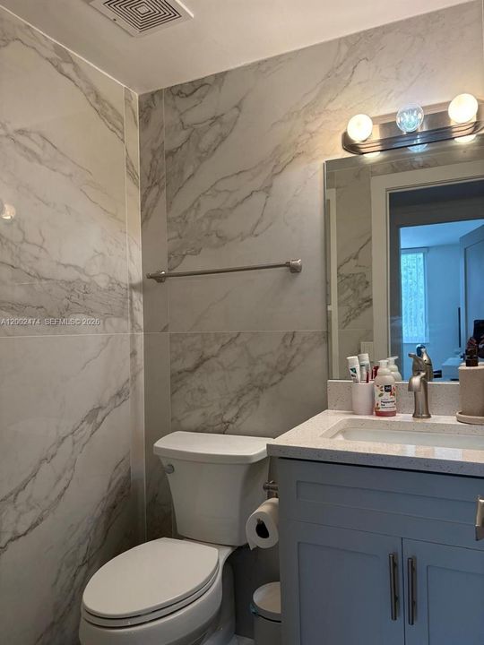 Active With Contract: $1,750 (1 beds, 1 baths, 844 Square Feet)