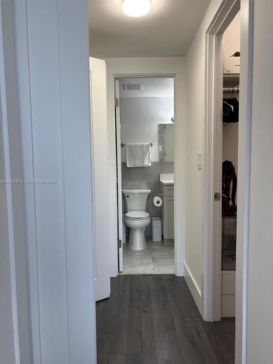 Active With Contract: $1,750 (1 beds, 1 baths, 844 Square Feet)