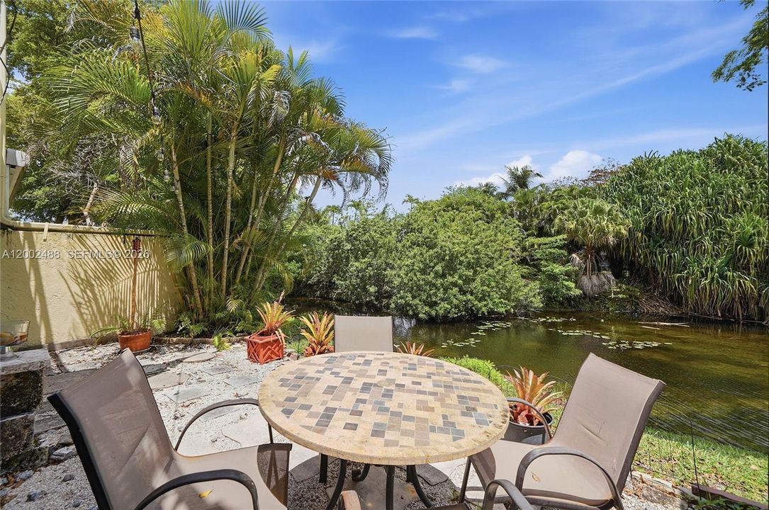 For Sale: $335,000 (3 beds, 3 baths, 2020 Square Feet)