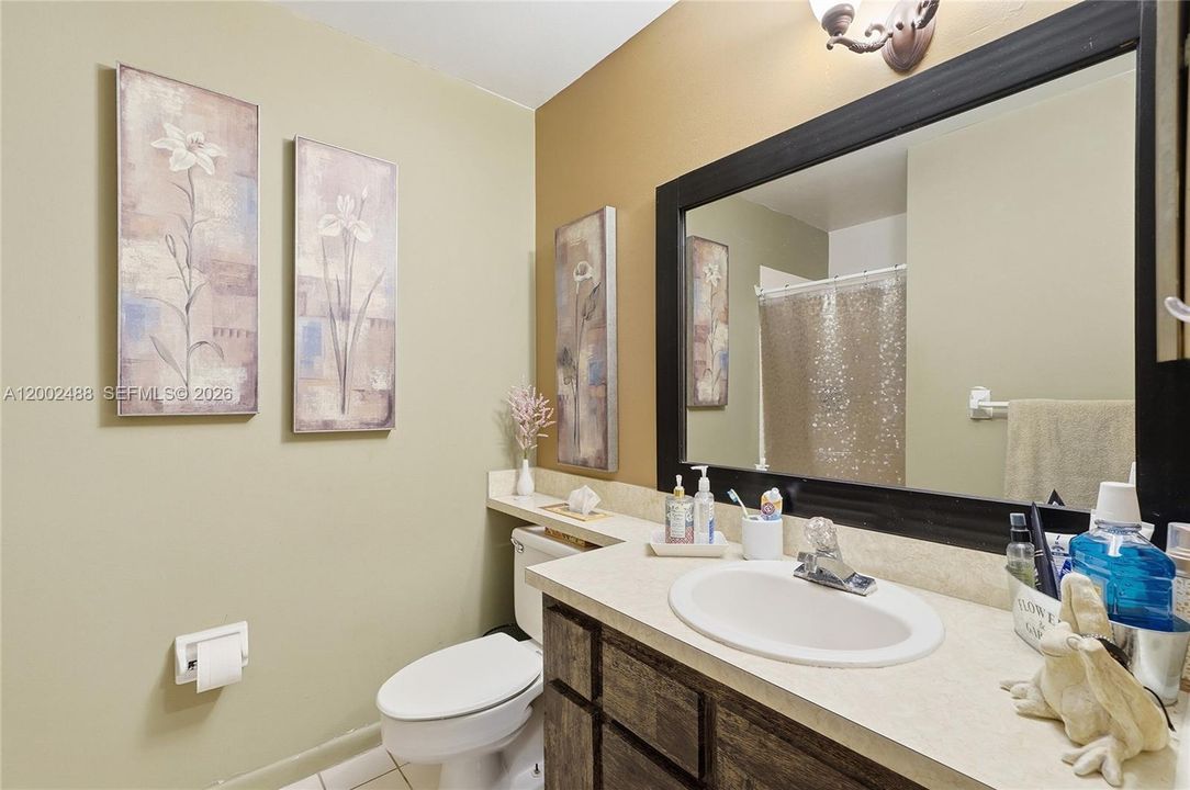 For Sale: $335,000 (3 beds, 3 baths, 2020 Square Feet)