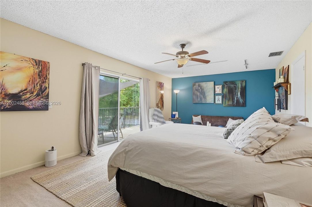 For Sale: $335,000 (3 beds, 3 baths, 2020 Square Feet)
