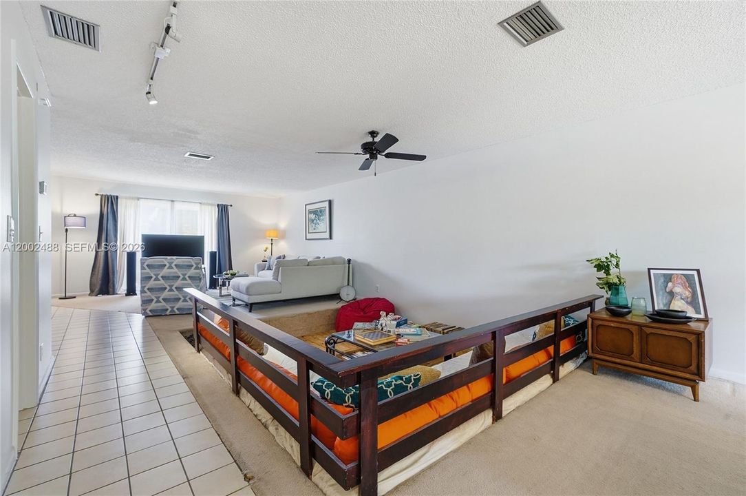 For Sale: $335,000 (3 beds, 3 baths, 2020 Square Feet)