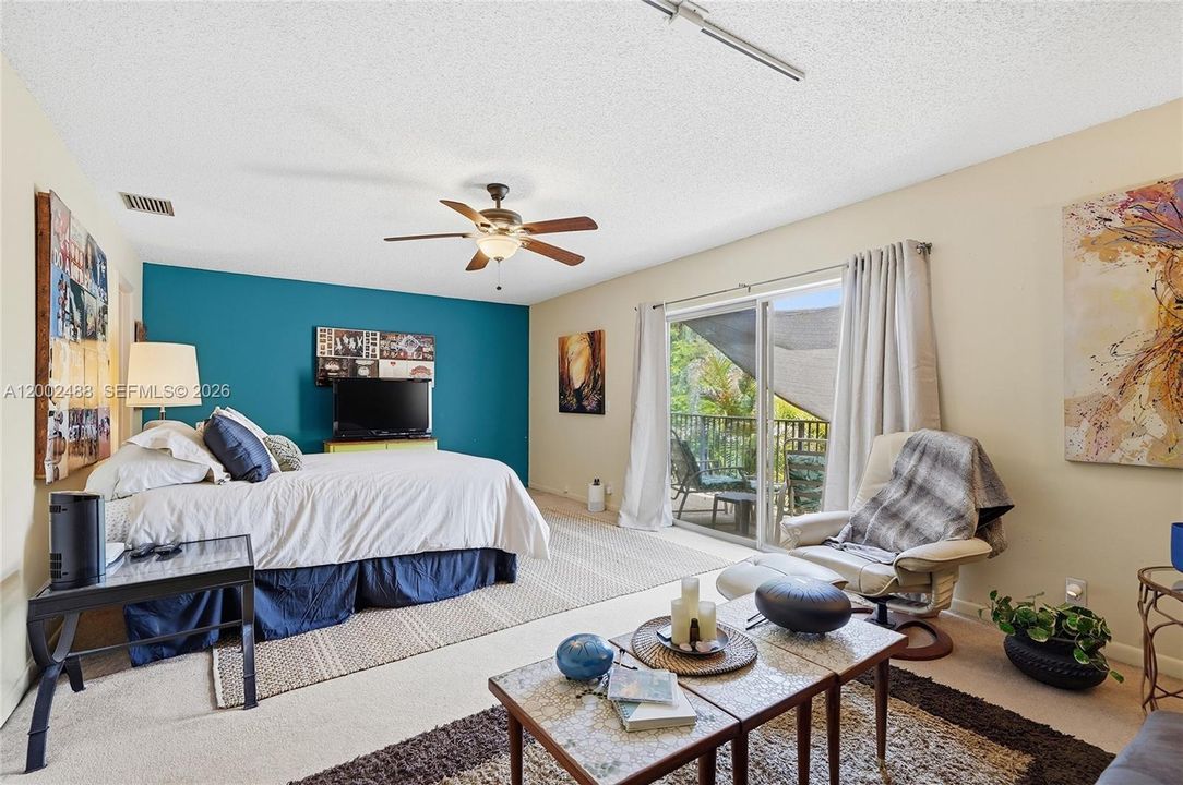 For Sale: $335,000 (3 beds, 3 baths, 2020 Square Feet)